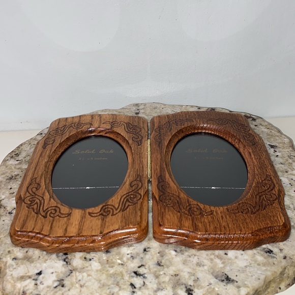 Vintage Solid Oak Wooden Engraved Standing Double Oval Picture Frame 3.5x5 - Picture 4 of 11